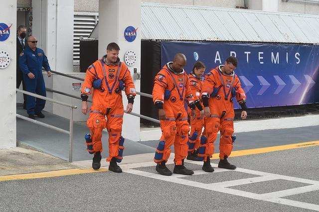  从阿波罗到阿尔忒弥斯：NASA深空载人技术的代际跃迁 新闻 从阿波罗到阿尔忒弥斯：NASA深空载人技术的代际跃迁 新闻 从阿波罗到阿尔忒弥斯：NASA深空载人技术的代际跃迁 新闻
