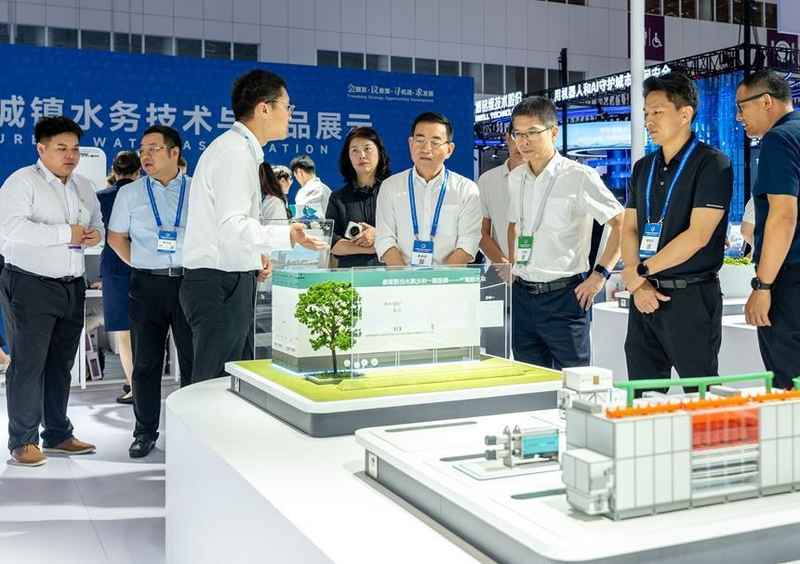  技术深挖：从“黑灯实验室”到“深水云脑”——深圳环水集团如何用AI重塑水务全链条 IT技术 技术深挖：从“黑灯实验室”到“深水云脑”——深圳环水集团如何用AI重塑水务全链条 IT技术 技术深挖：从“黑灯实验室”到“深水云脑”——深圳环水集团如何用AI重塑水务全链条 IT技术 技术深挖：从“黑灯实验室”到“深水云脑”——深圳环水集团如何用AI重塑水务全链条 IT技术